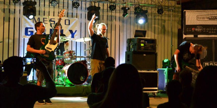 e67723a62f55cae7089989ec2e0960fd_peace-fest-863-430-c